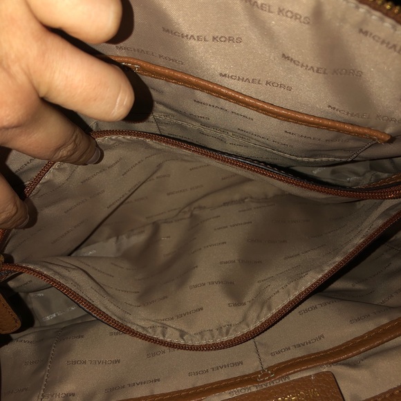 Michael Kors Riley Large Satchel - Picture 3 of 14